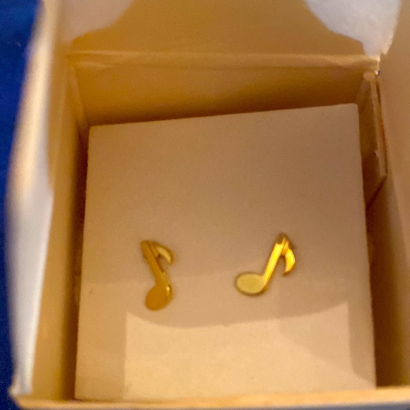 Avon 1981 Goldtone music note earrings pierced with surgical steel post - Picture 2 of 4